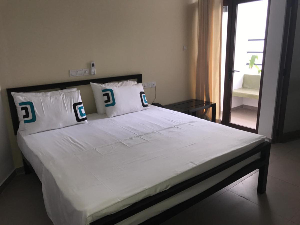 Saninro Hotel - Ragama Bagian luar foto