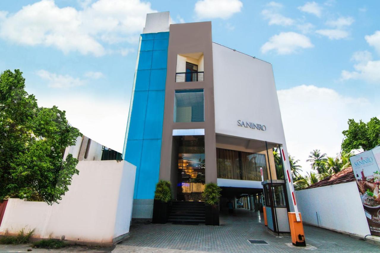 Saninro Hotel - Ragama Bagian luar foto