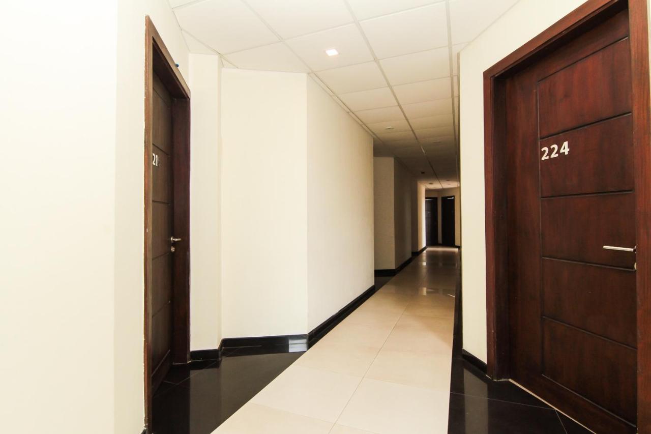 Saninro Hotel - Ragama Bagian luar foto