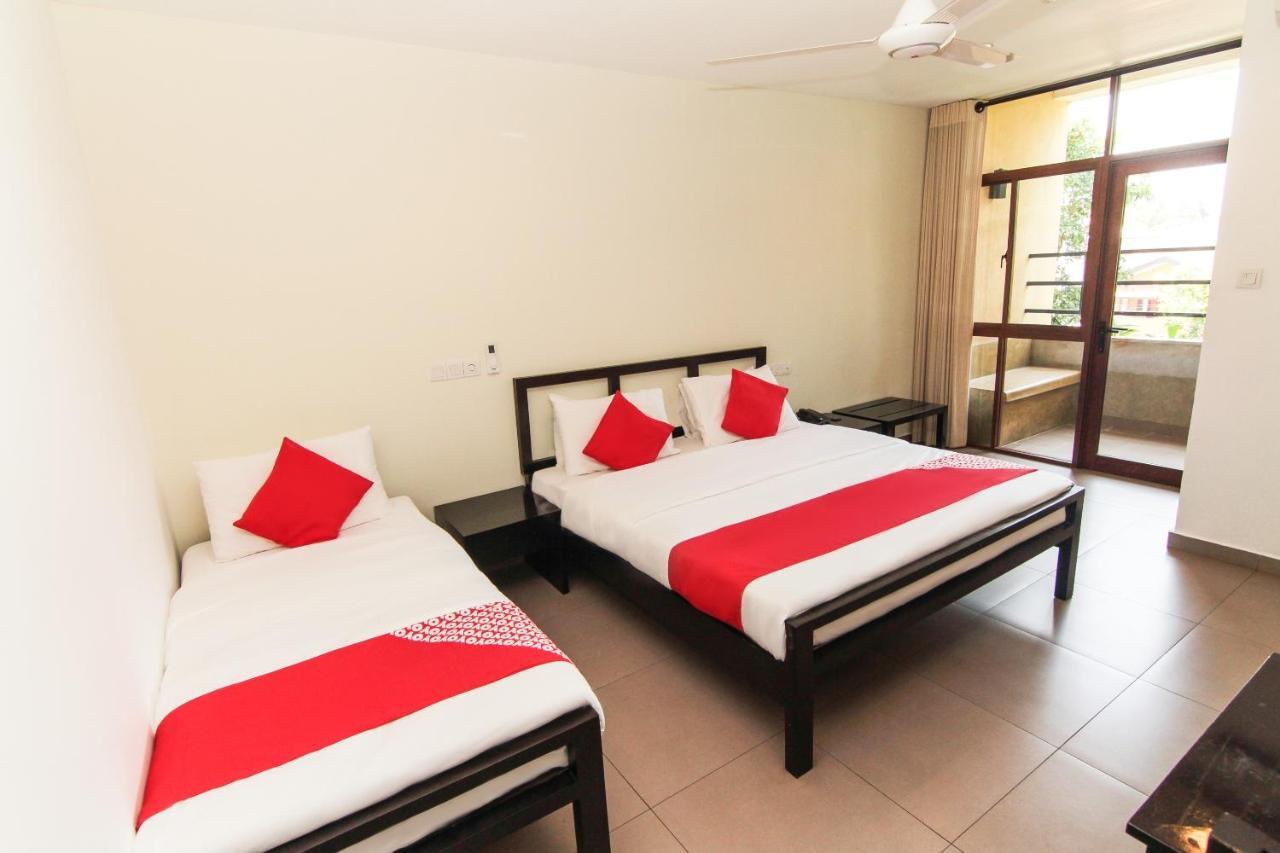 Saninro Hotel - Ragama Bagian luar foto