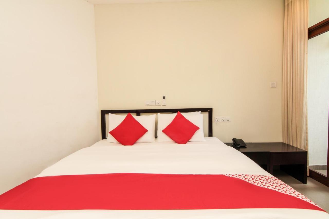 Saninro Hotel - Ragama Bagian luar foto