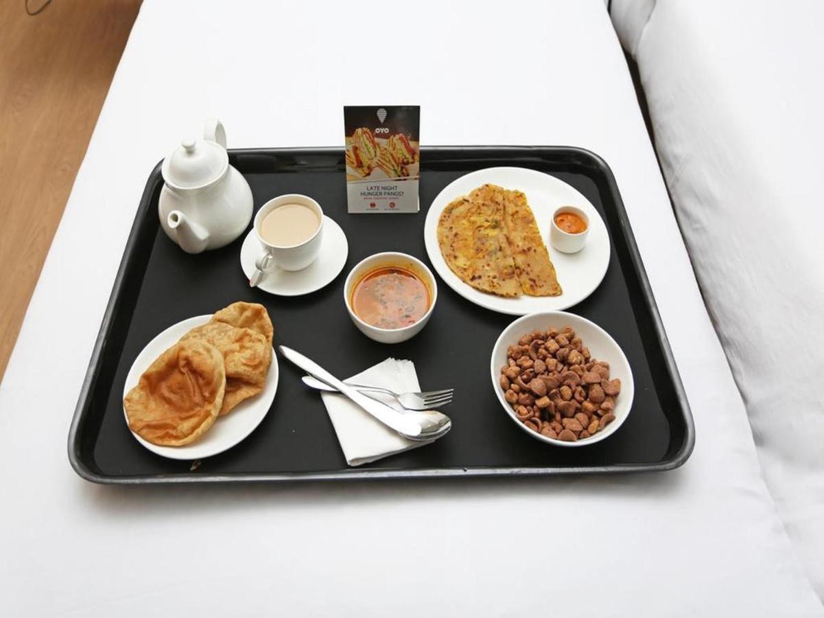 Saninro Hotel - Ragama Bagian luar foto